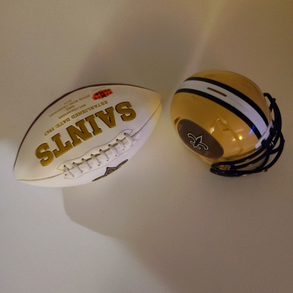 New Orleans Saints limited superBowl Football & piggy Bank collector items - Picture 3 of 9